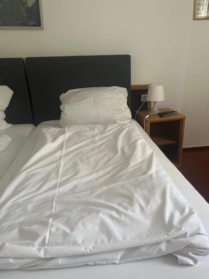Hotel Zum Taunus Eppstein Zewnętrze zdjęcie