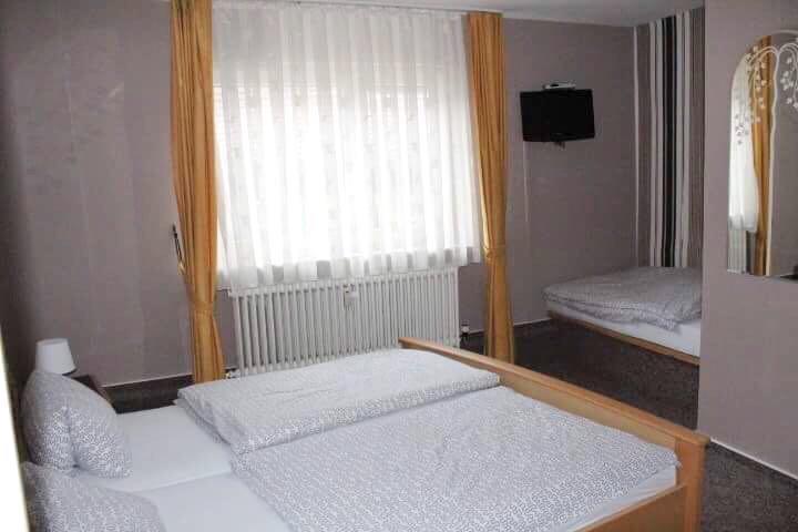 Hotel Zum Taunus Eppstein Zewnętrze zdjęcie