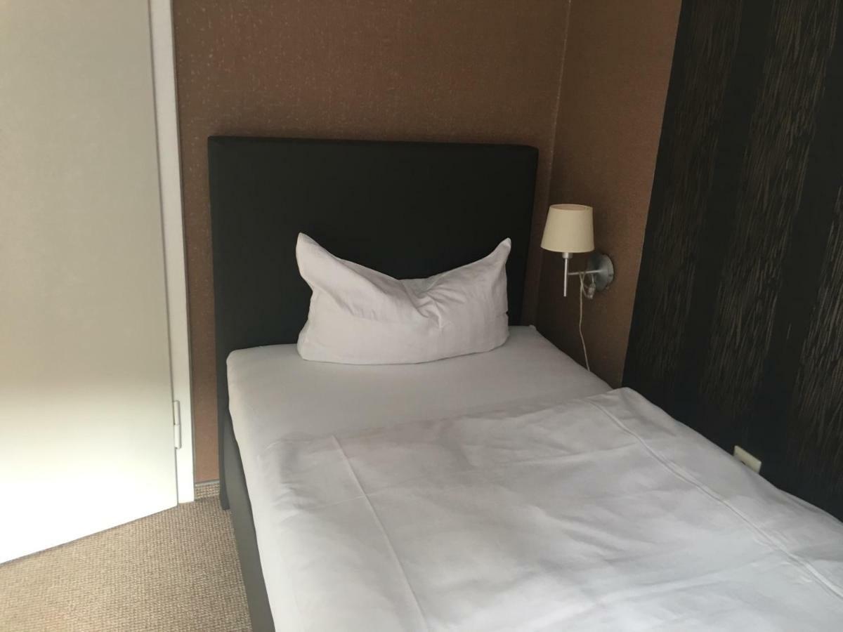 Hotel Zum Taunus Eppstein Zewnętrze zdjęcie