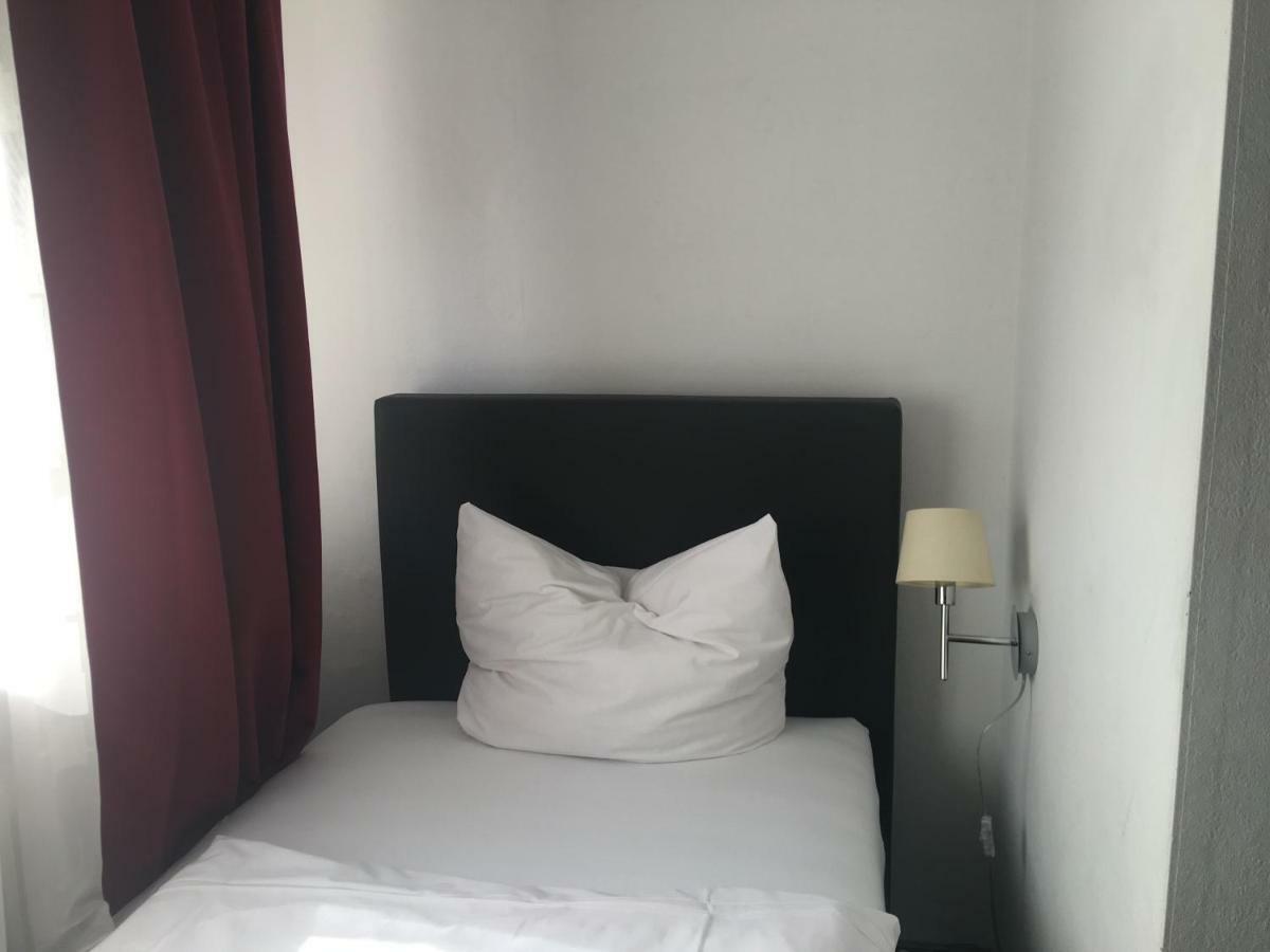 Hotel Zum Taunus Eppstein Zewnętrze zdjęcie